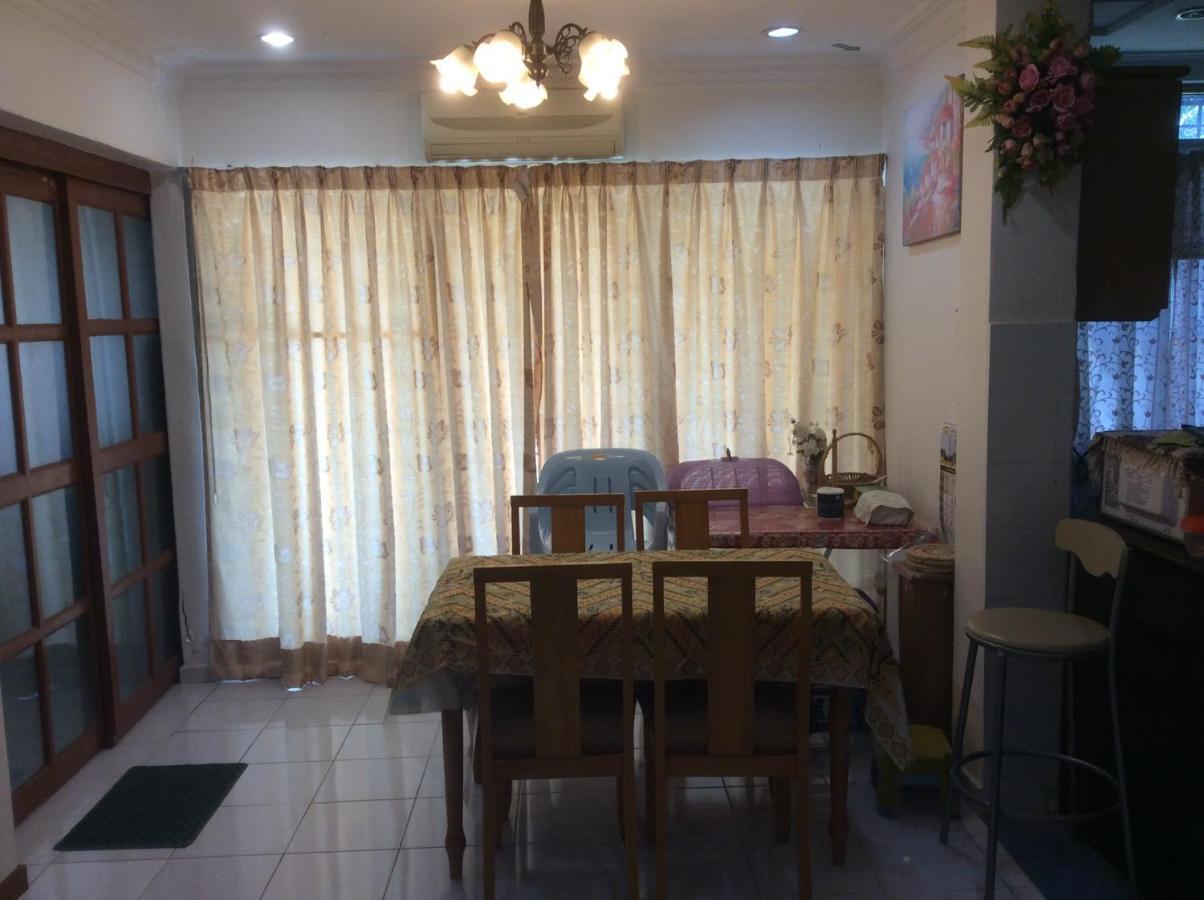 Homestay Dayani Musleem بورت ديكسون المظهر الخارجي الصورة